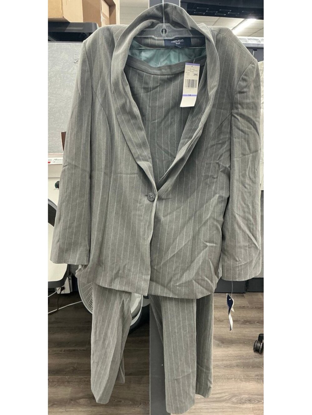 Jones New York Women's Gray Pinstripe Pant Suit size 18